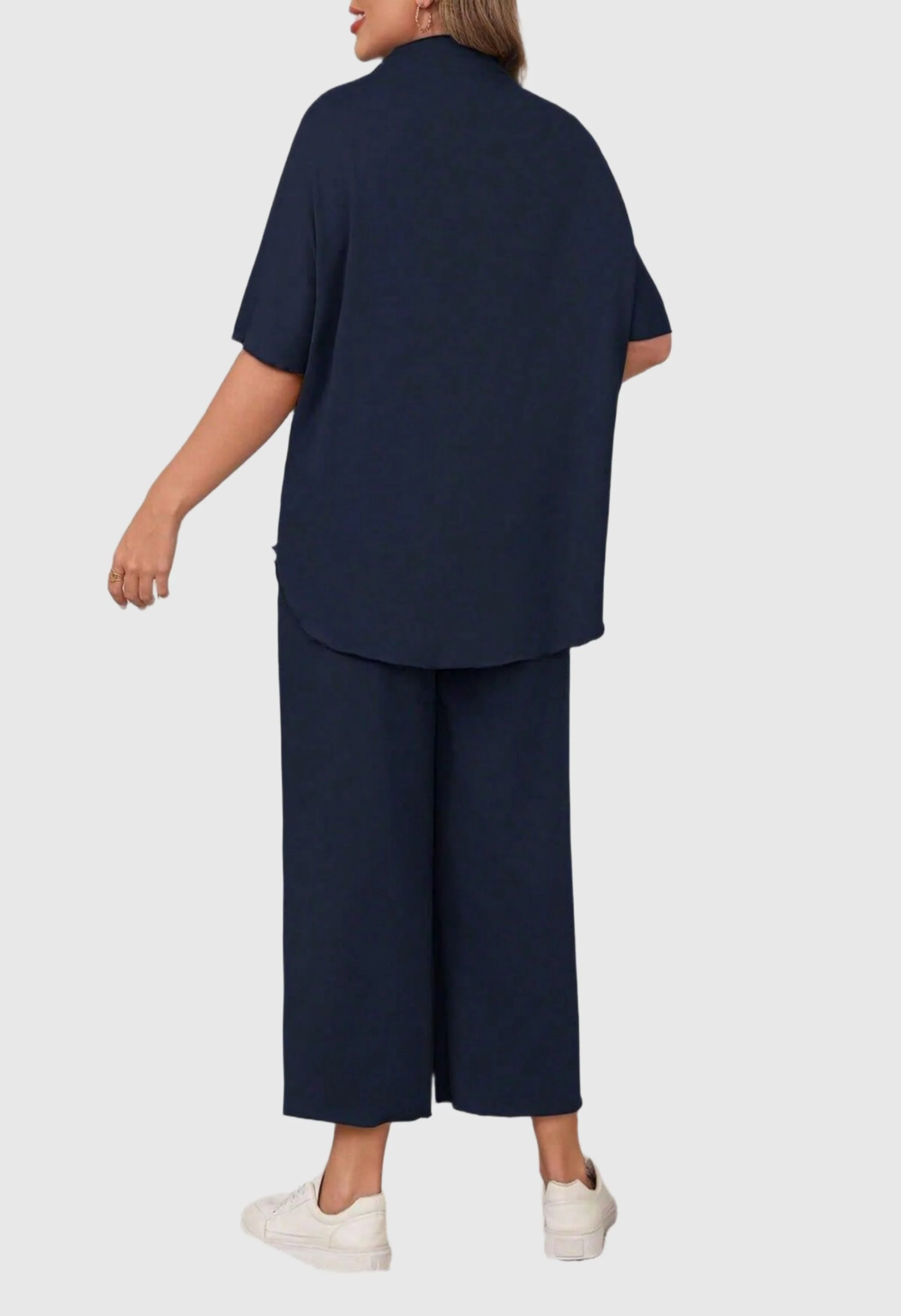 Women Plus Size Batwing Lounge Set - Image 2