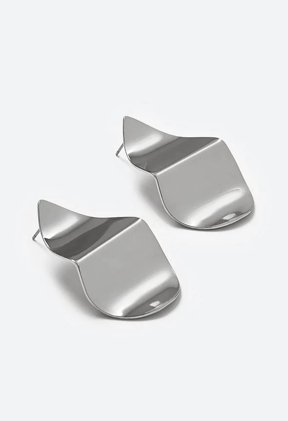 Hana Crinkled Effect Smooth Petal Shape Stud Earrings - Image 4