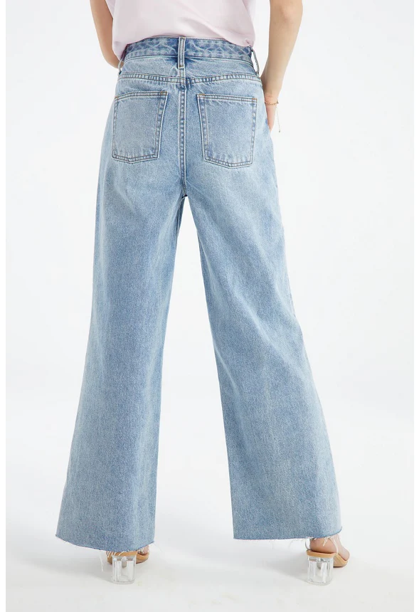Reagan High Rise Wide Leg Button Jeans - Image 3