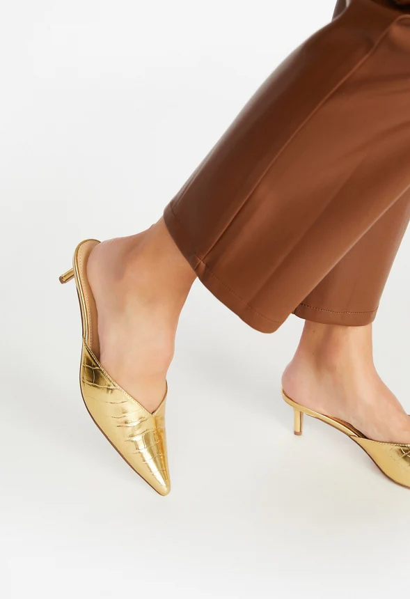 Iva Pointed Toe Pump - Image 2
