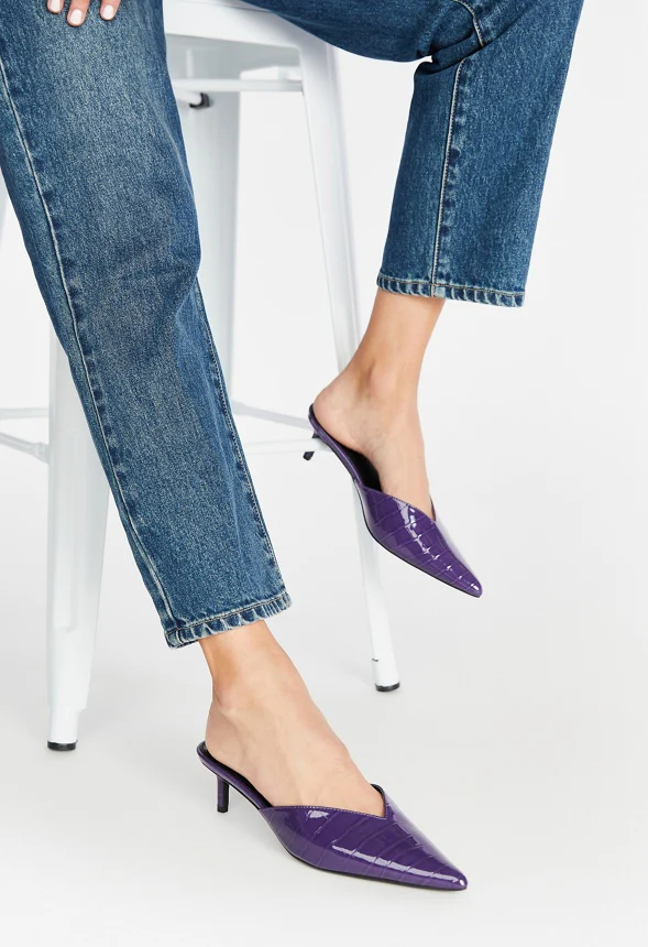 Iva Pointed Toe Pump - Image 2