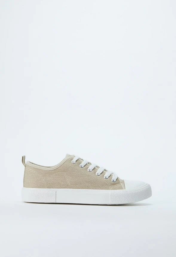 Jeymi Low Top Sneaker - Image 2