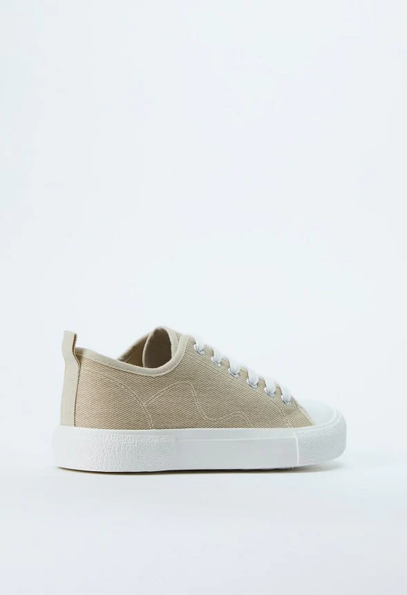 Jeymi Low Top Sneaker - Image 4
