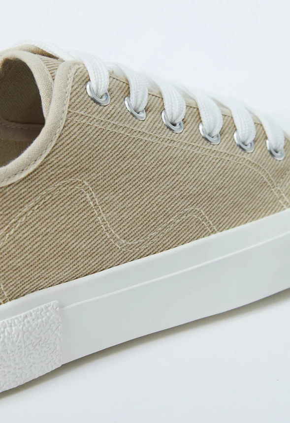 Jeymi Low Top Sneaker - Image 5