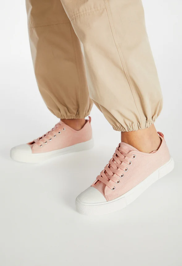 Jeymi Low Top Sneaker - Image 2