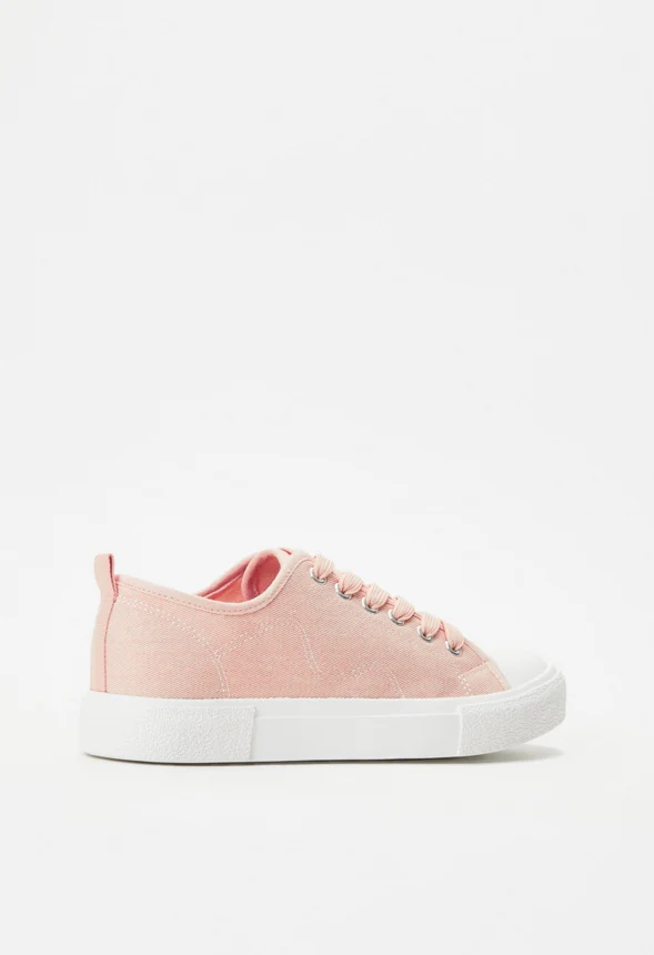 Jeymi Low Top Sneaker - Image 5