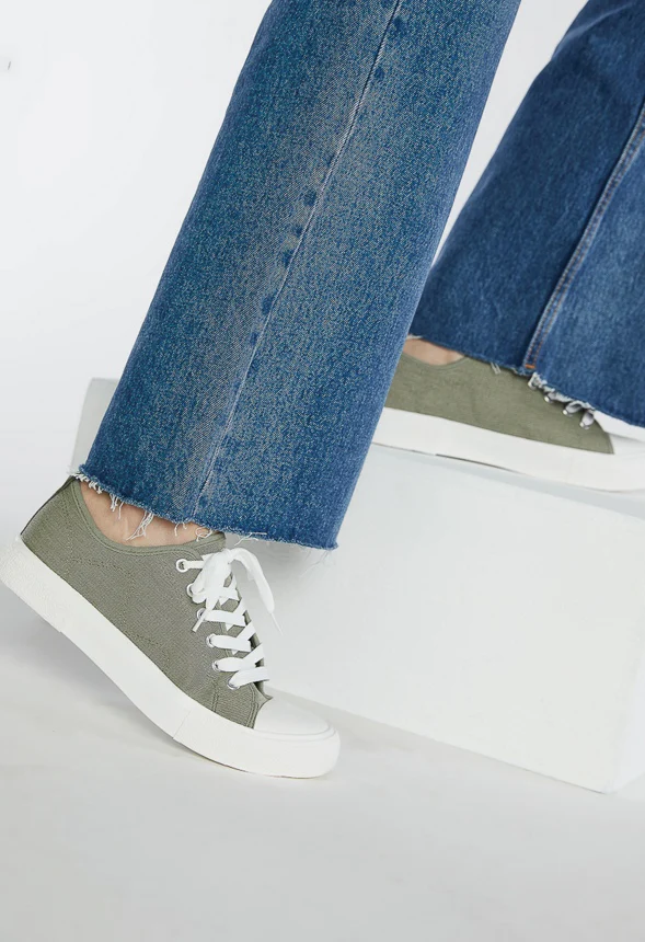 Jeymi Low Top Sneaker - Image 2