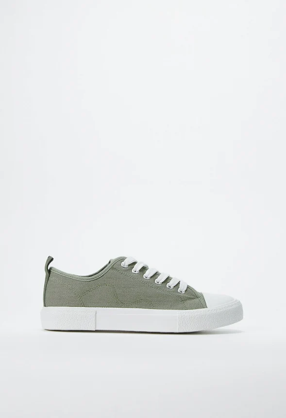 Jeymi Low Top Sneaker - Image 4