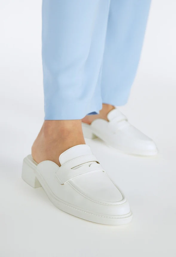 Jezzy Mule Loafer - Image 3
