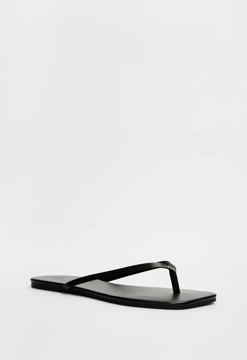 Julia Flat Sandal - Image 3