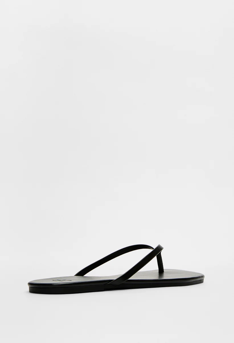 Julia Flat Sandal - Image 4