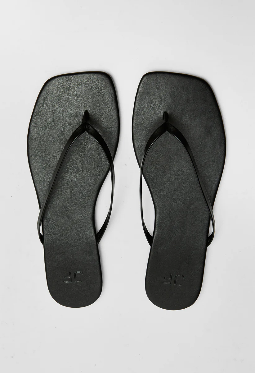 Julia Flat Sandal - Image 6