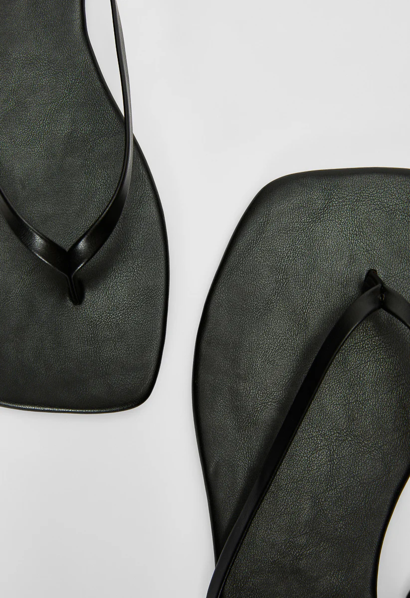 Julia Flat Sandal - Image 7