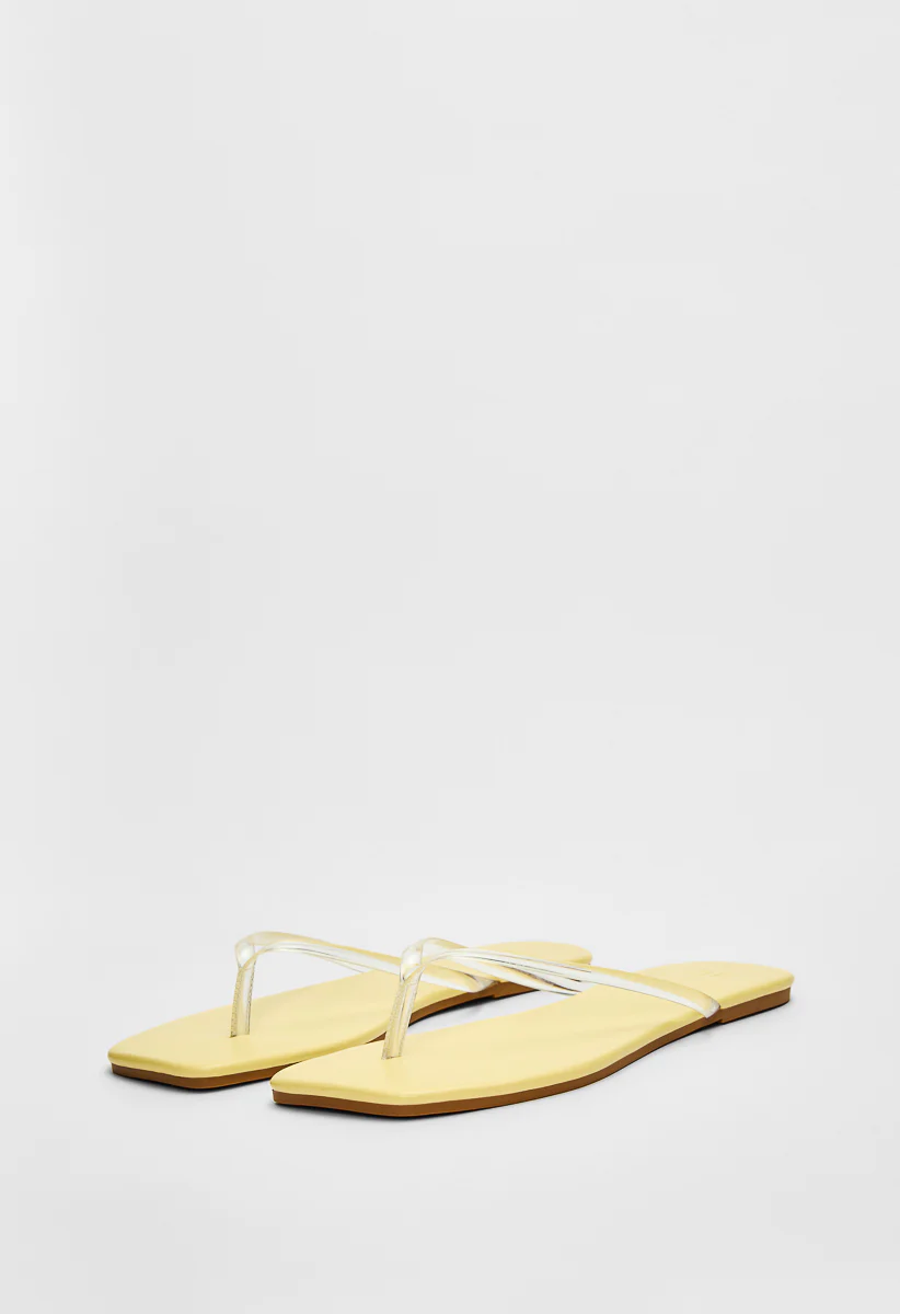 Julia Flat Sandal - Image 5