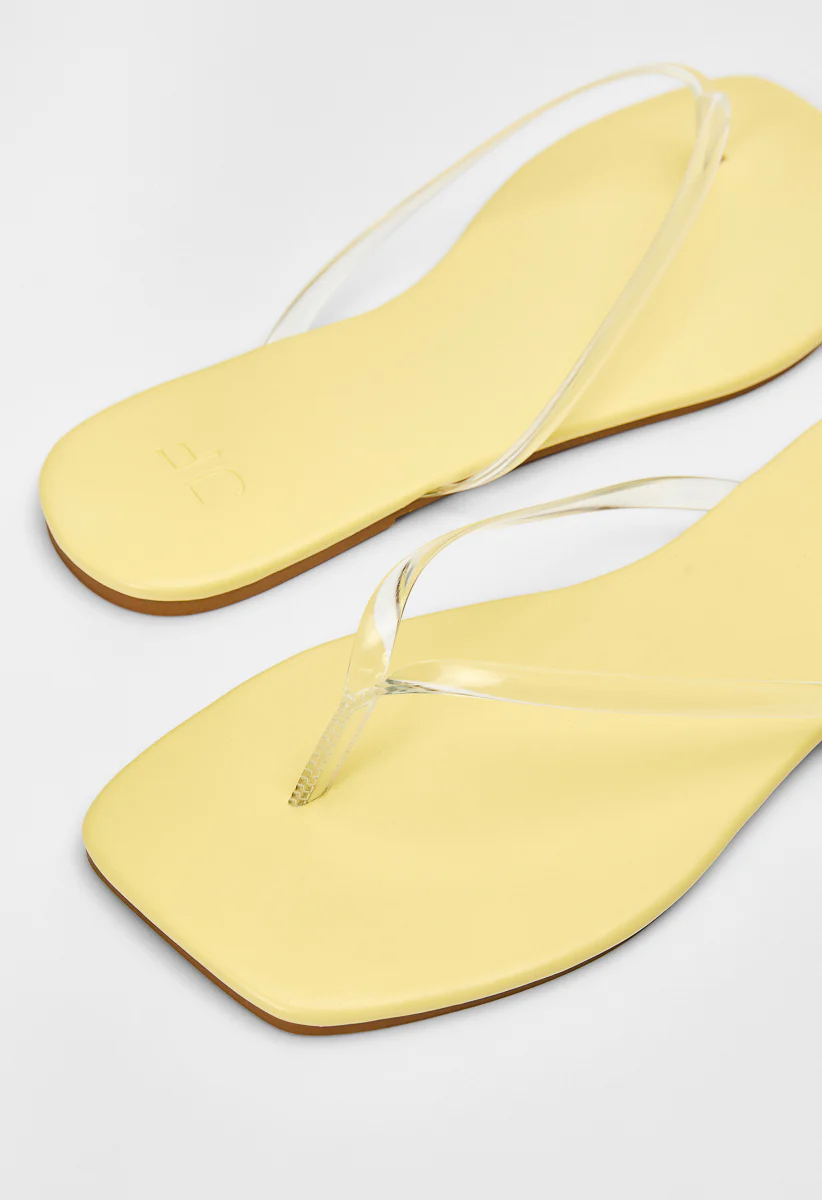 Julia Flat Sandal - Image 7