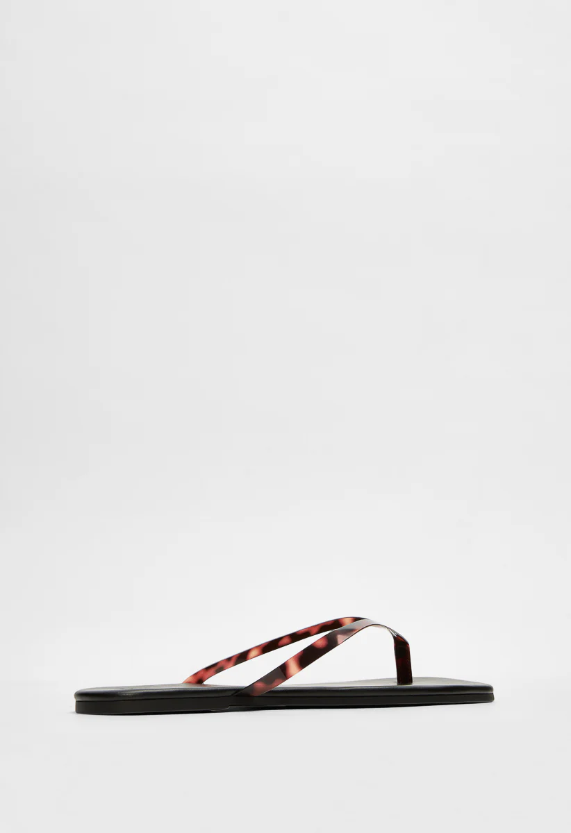 Julia Flat Sandal - Image 3