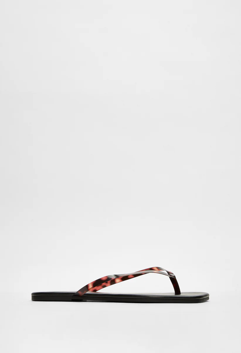 Julia Flat Sandal - Image 4