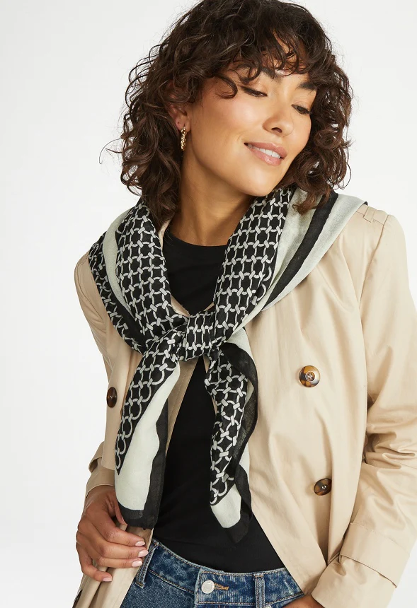 Kalani Chain Link Large Woven Scarf - Image 2