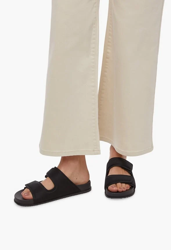 Kamalla Flat Sandal - Image 5
