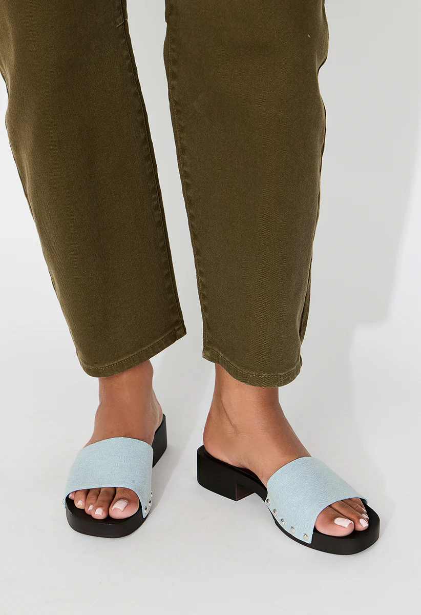 Kelilah Flat Sandal - Image 2