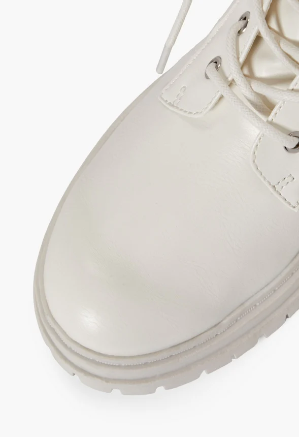 Kelly Eyelet Combat Boot - Image 4