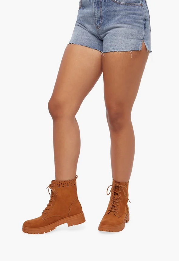 Kelly Eyelet Combat Boot - Image 5