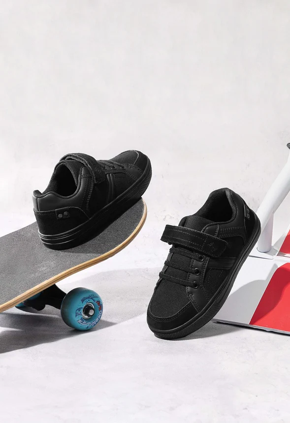 Lightweight Fashion Sneaker - Image 2