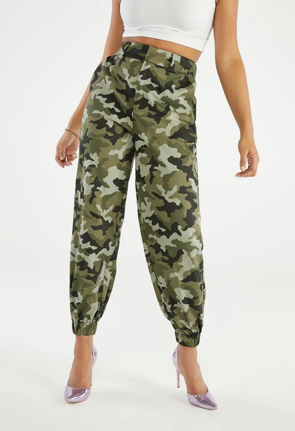 Lightweight Relaxed Fit Cargo Jogger