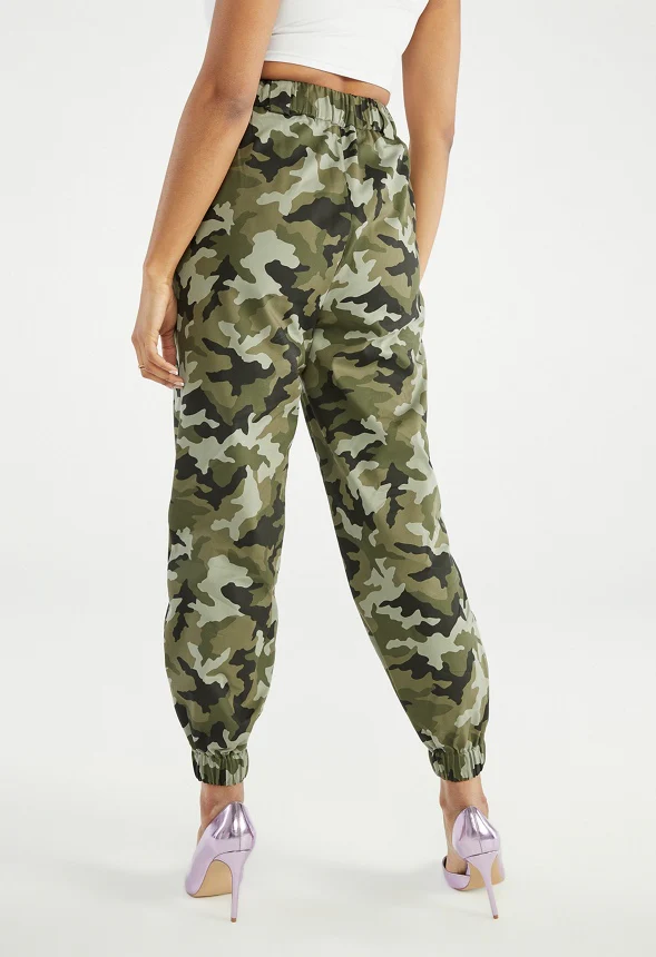 Lightweight Relaxed Fit Cargo Jogger - Image 2