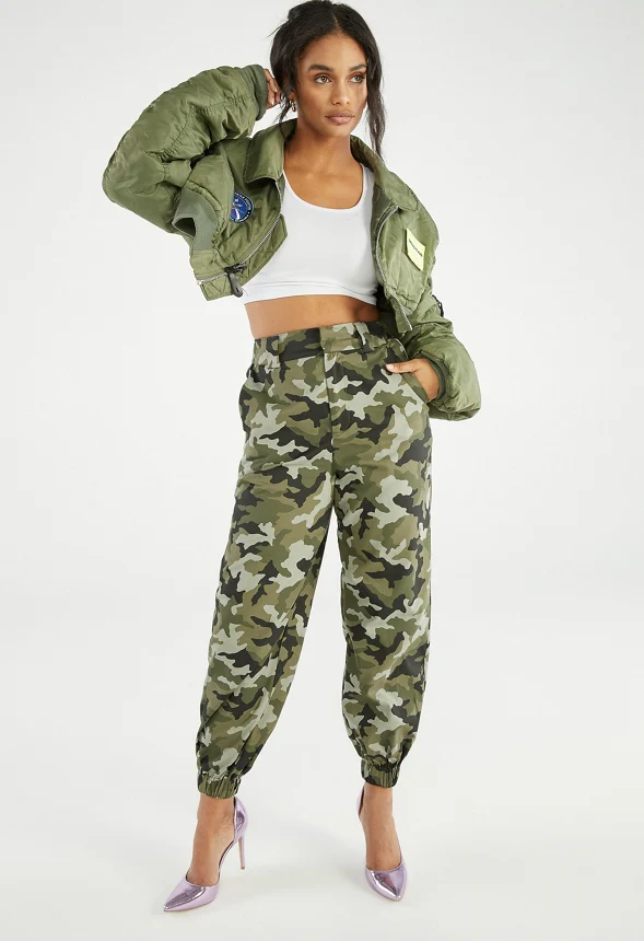 Lightweight Relaxed Fit Cargo Jogger - Image 4
