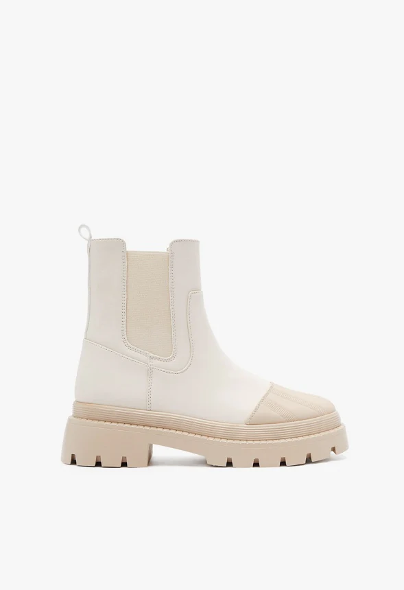 Livvy Lug Sole Boot - Image 2
