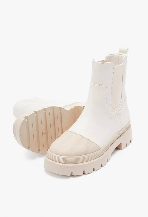 Livvy Lug Sole Boot - Image 4