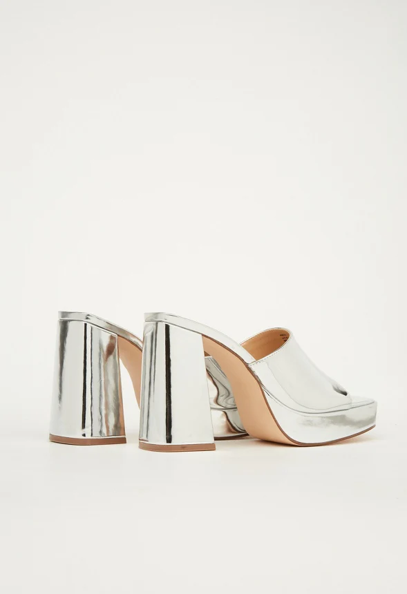 Madelyn Block Heeled Sandal - Image 9