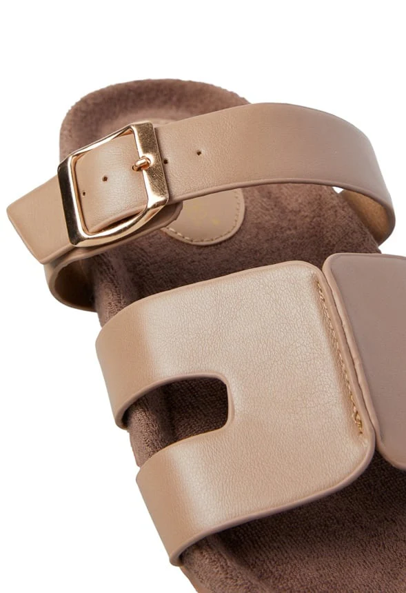 Mahi Flat Sandal - Image 5