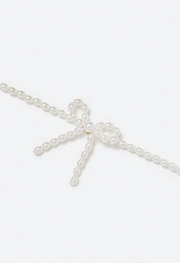 Mai Elongated Pearls Bow Pendant Necklace - Image 3