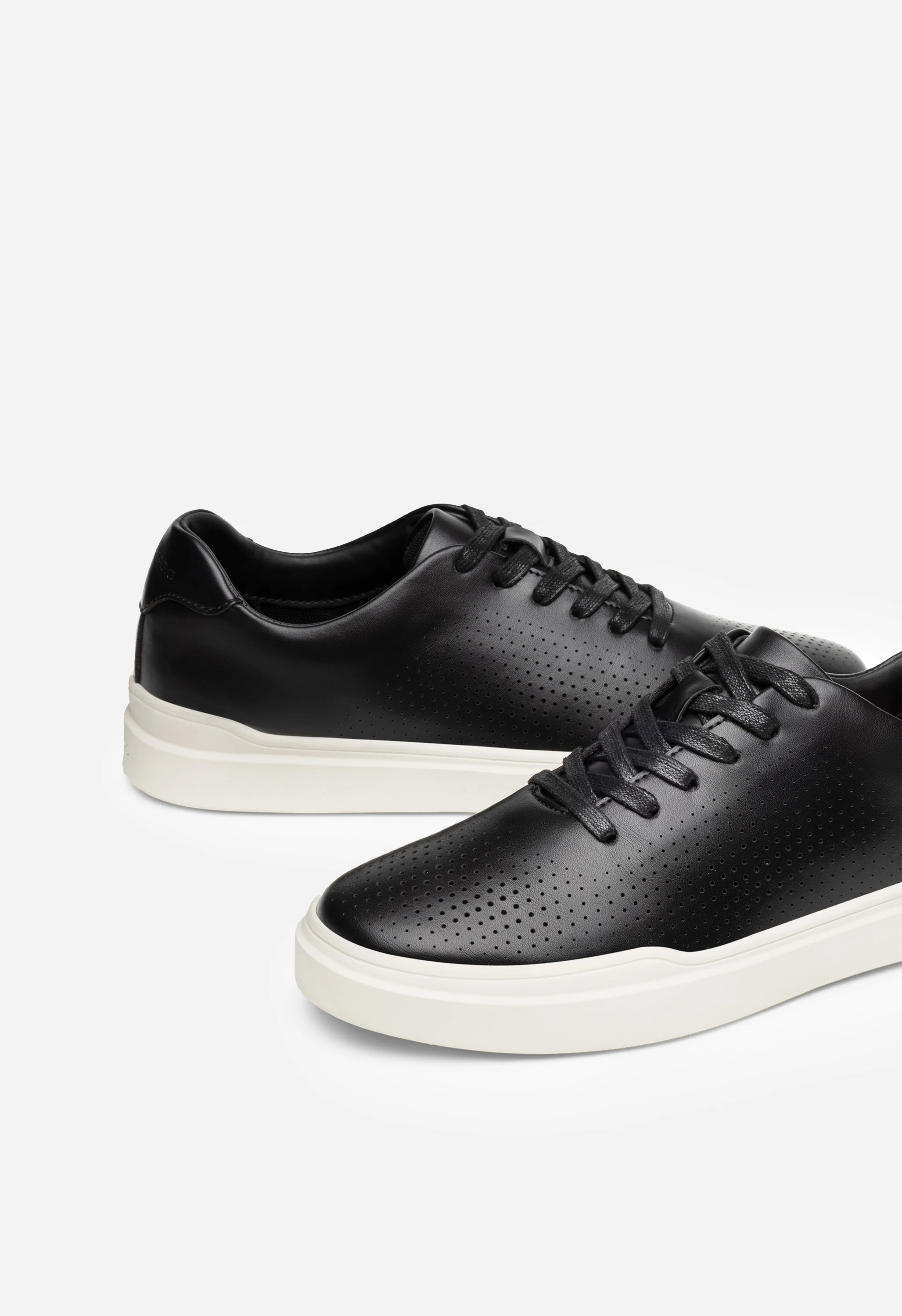 Men's Breathable Lifestyle Sneaker - Image 7