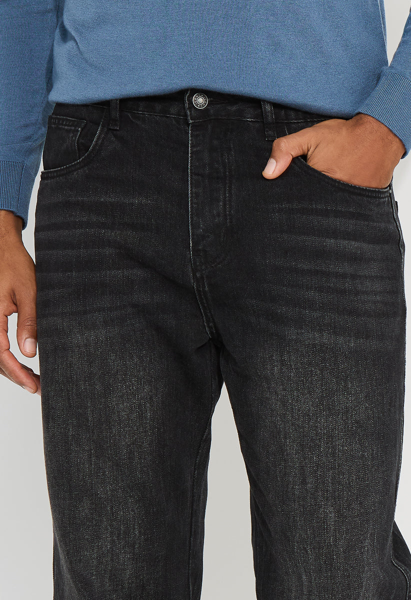 Men’s Classic Fit Straight-Leg Washed Denim Jeans - Image 4