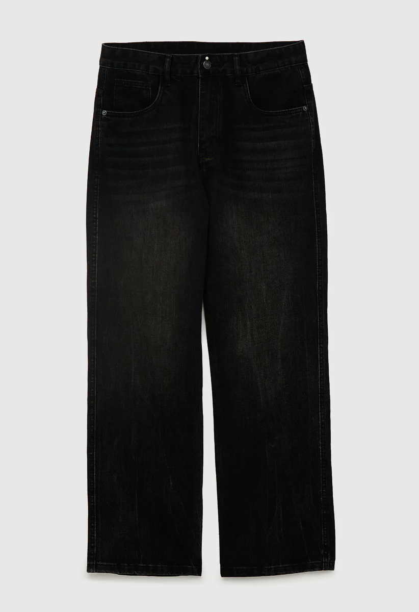 Men’s Classic Fit Straight-Leg Washed Denim Jeans - Image 5