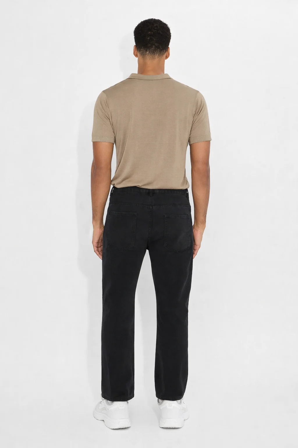 Men’s Classic Fit Straight-Leg Denim Jeans - Image 3