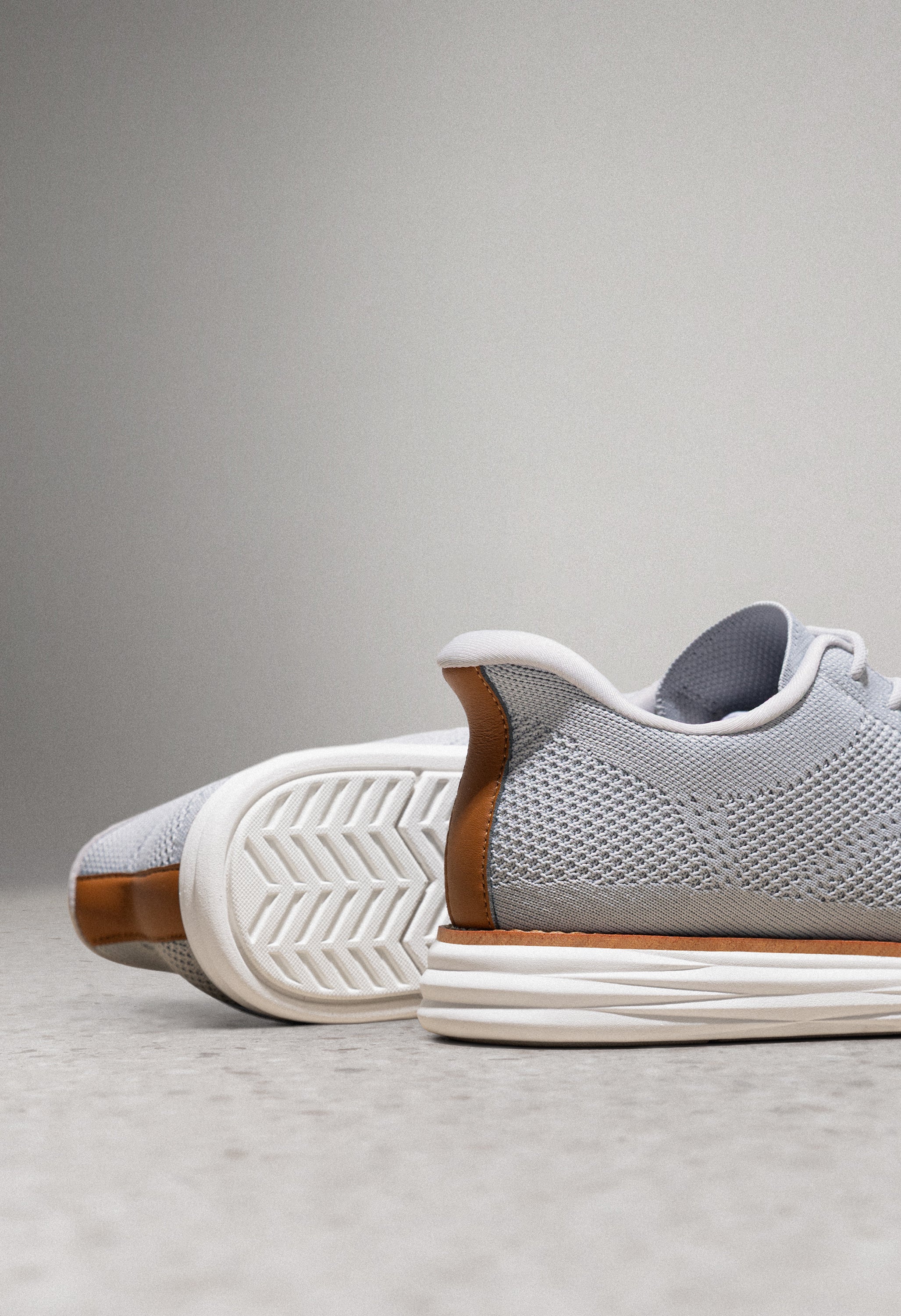 Men's Lightweight Mesh Sneakers - Image 6