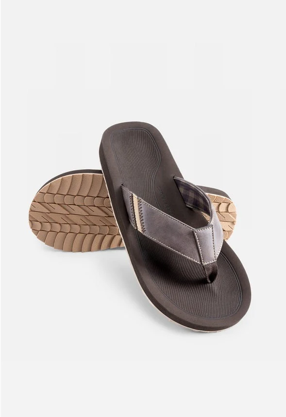 Men's Lightweight Water-Friendly Flip Flops - Image 4