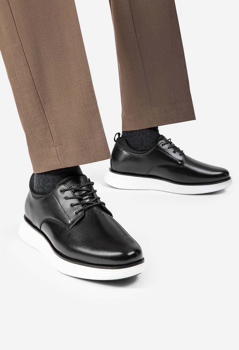 Men's MaxFlex Casual Oxford Dress Sneaker - Image 2