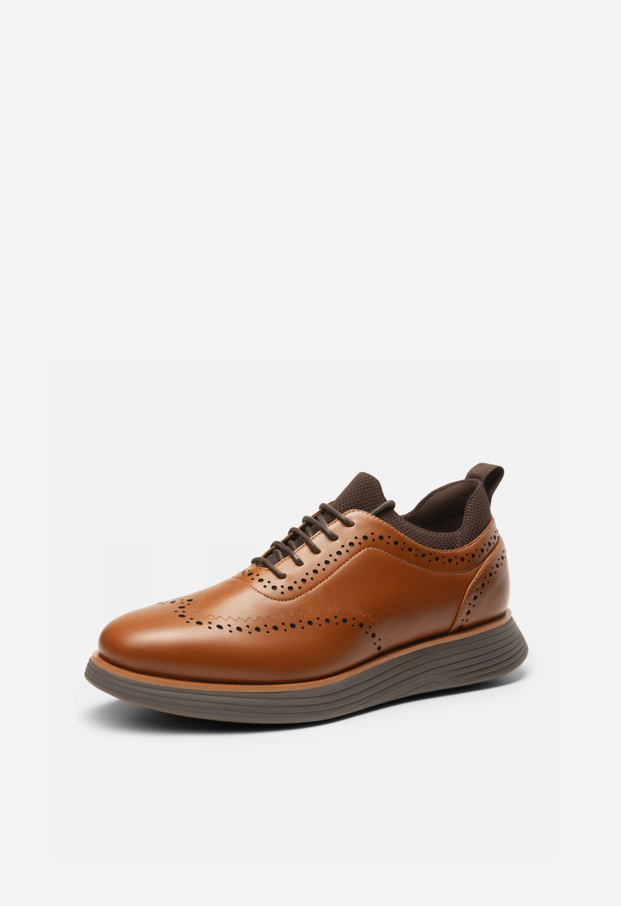 Men's Semi-Casual Wingtip Sneaker - Image 7