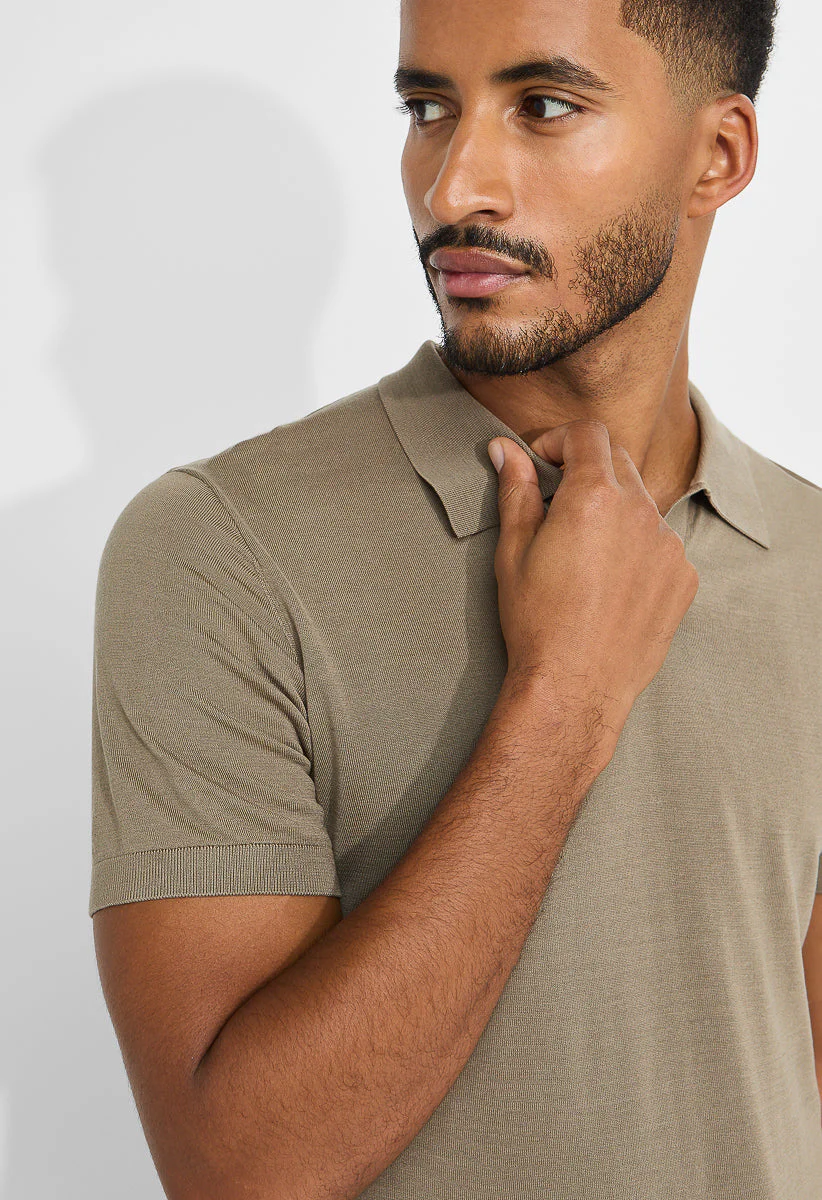 Men's Wool Blend Short Sleeve Silk Soft Knit Polo - Image 4