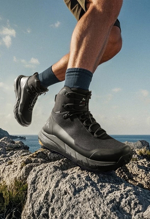 Men's Outdoor Waterproof Hiking Boot - Image 2