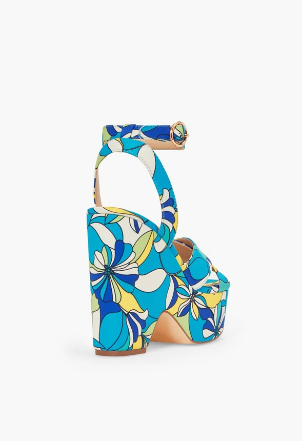 Mia Notched Wedge Sandal - Image 3