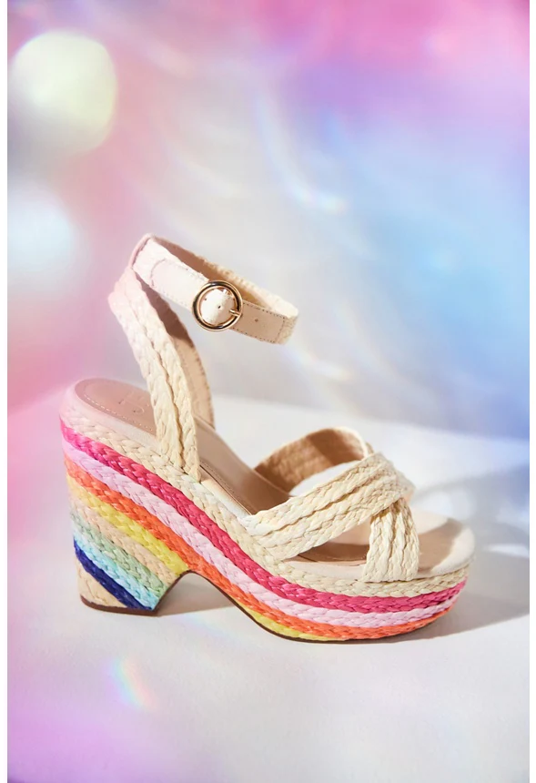 Mia Notched Wedge Sandal - Image 7
