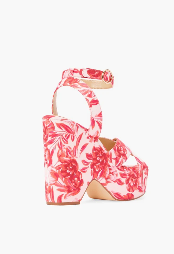 Mia Notched Wedge Sandal - Image 3