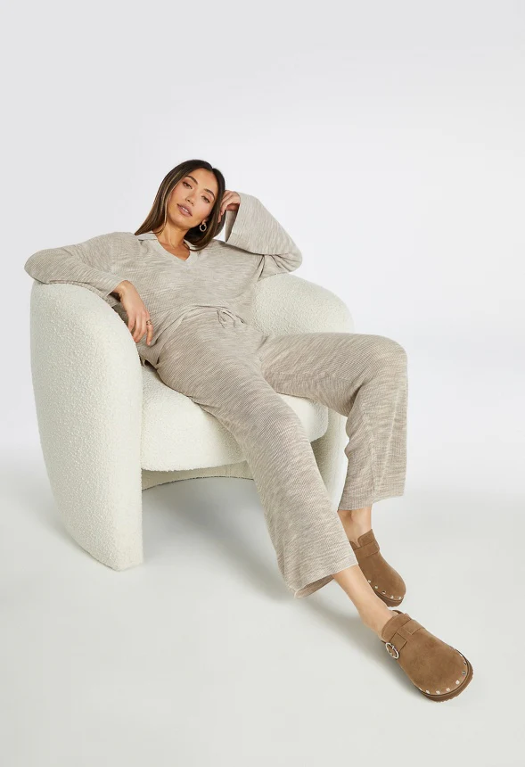Mid Rise Crop Pants - Image 3