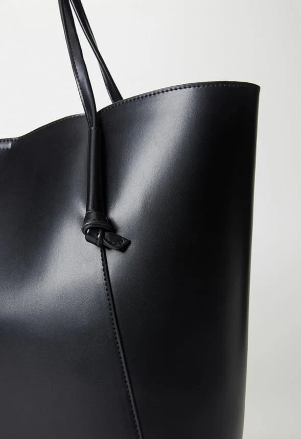 Minimal Knot Tote - Image 5